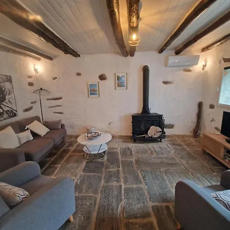 Casa vacanze Maison Authentique Au Cœur Du Village De Méria *