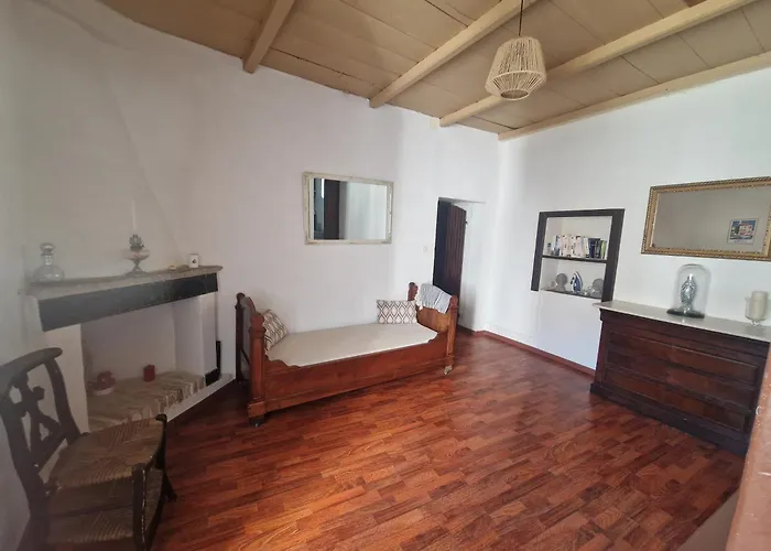 Maison Authentique Au Coeur Du Village De Prázdninový dům